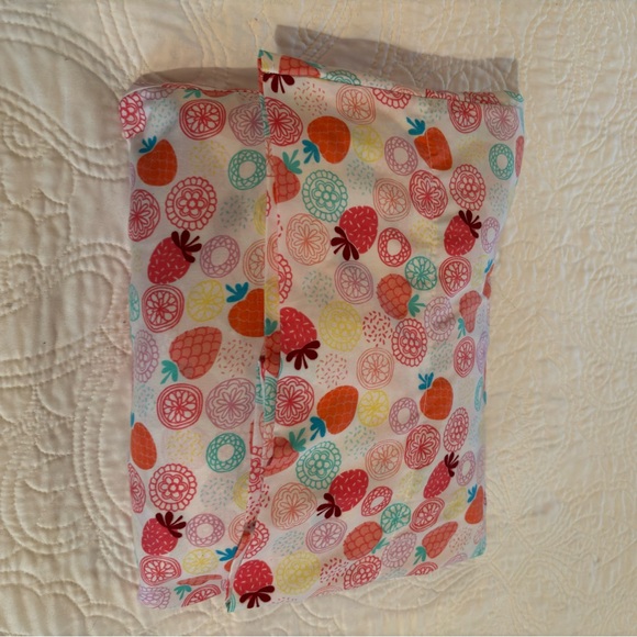 Pillow Fort 3 piece twin sheet set strawberries pink white aqua yellow red EUC - Picture 5 of 9